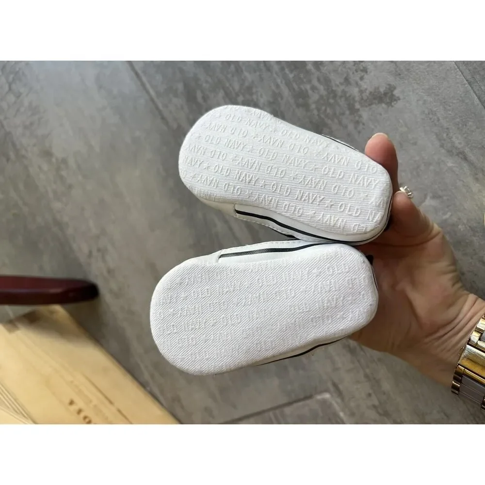 OLD NAVY Baby Boy Navy Soft Sole Crib Shoes Sneakers NEW Size 3 6-12m Slip on